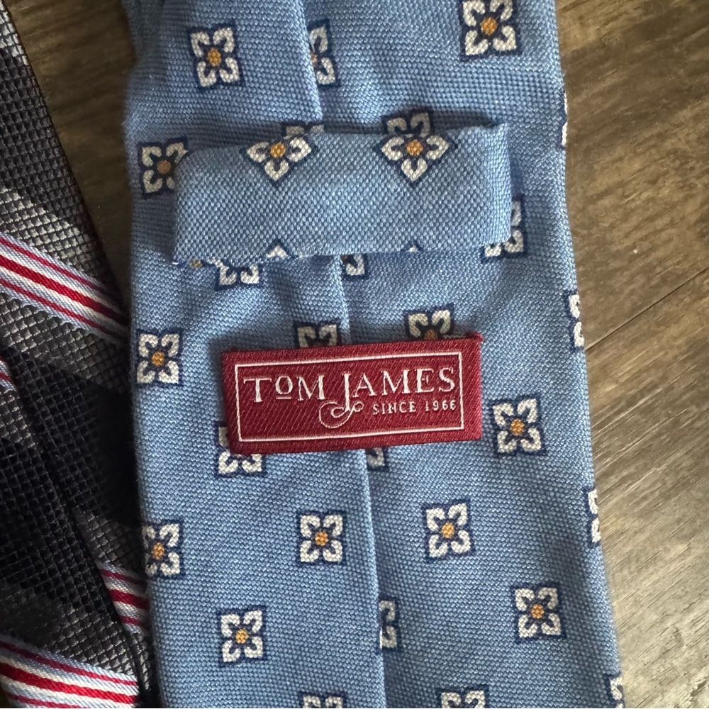 Elegant Blue and Black Patterned Ties for Men - Picture 6 of 7